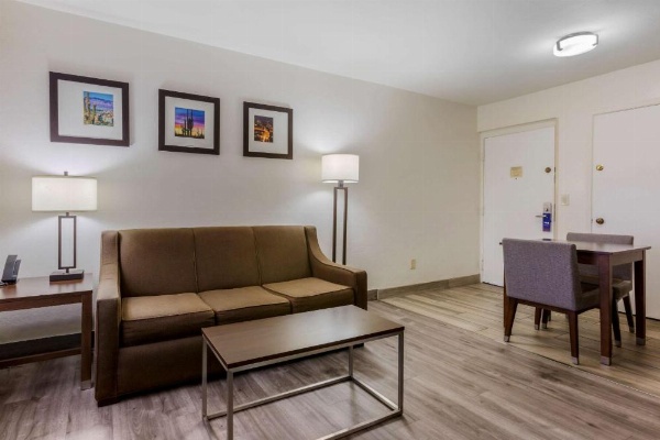 Comfort Suites At Sabino Canyon image 19