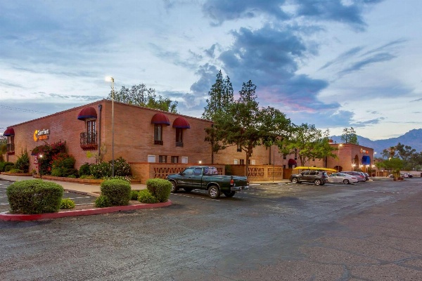 Comfort Suites At Sabino Canyon image 2
