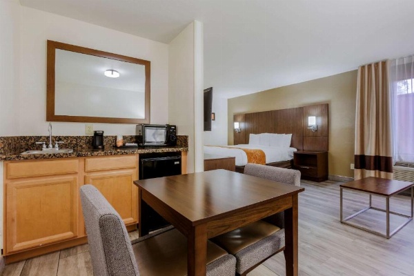 Comfort Suites At Sabino Canyon image 20
