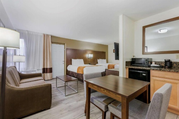 Comfort Suites At Sabino Canyon image 27