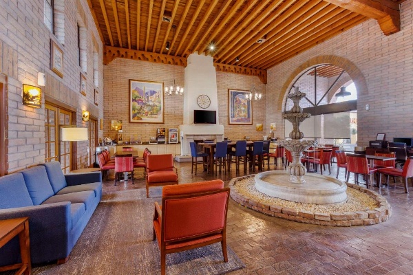 Comfort Suites At Sabino Canyon image 6