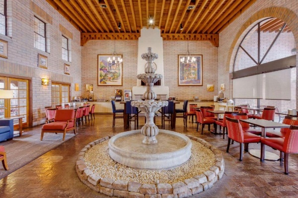 Comfort Suites At Sabino Canyon image 8